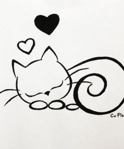 Tricou pictat manual cu Pisica Somnoroasa