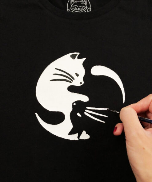 Tricou cu Pisici Yin si Yang, pictat manual