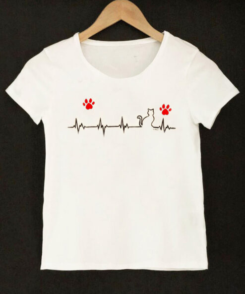 Tricou pentru fete pictat manual-Heartbeat si Pernute