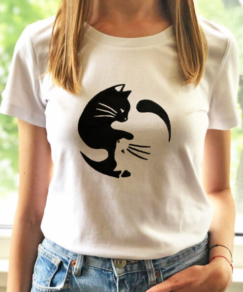 Tricou cu Pisici Yin si Yang, pictat manual-Alb