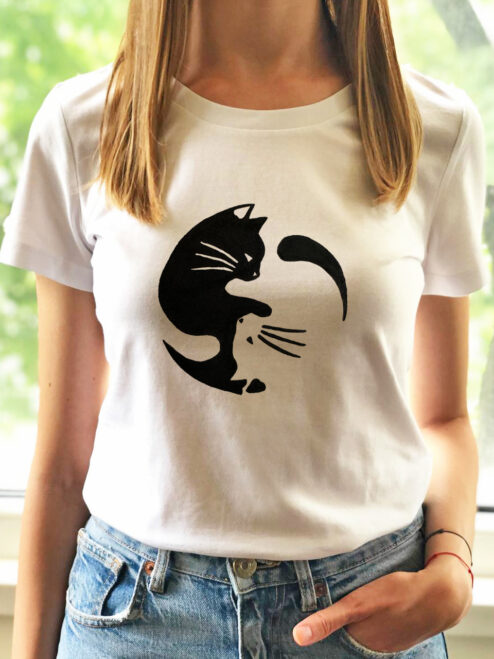 Tricou cu Pisici Yin si Yang, pictat manual-Alb