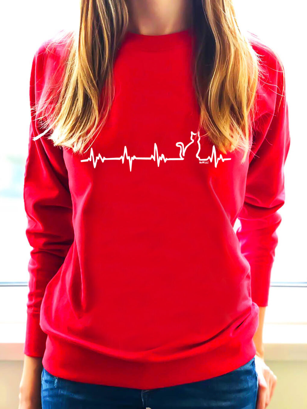 Bluza rosie pictata manual cu Pisica Heartbeat