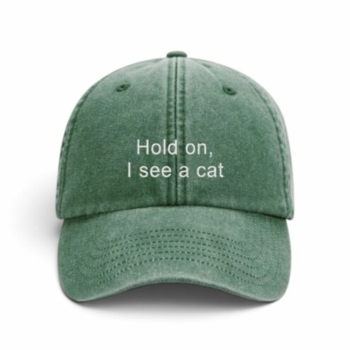 Sapca brodata-Hold on, I see a cat